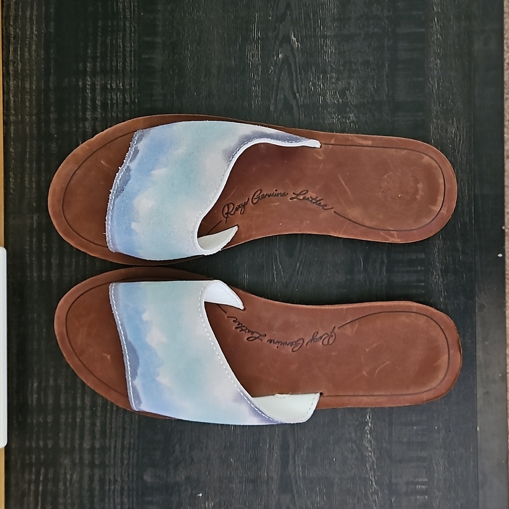 Roxy slides
